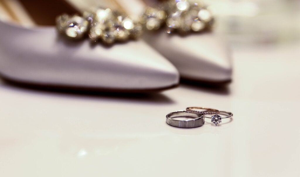 shoe, ring, diamond-2157153.jpg